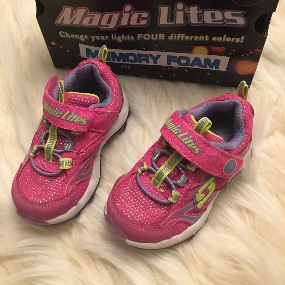 Adorable Hot Pink Skechers Magic Lites Size 5
